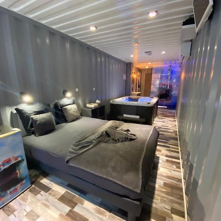 Les Docks Insolite & Spa Apartment Berck Bagian luar foto